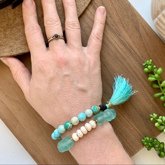 CCC Handmade Recycled Glass Stretchy Bracelets - Picture 5 of 5